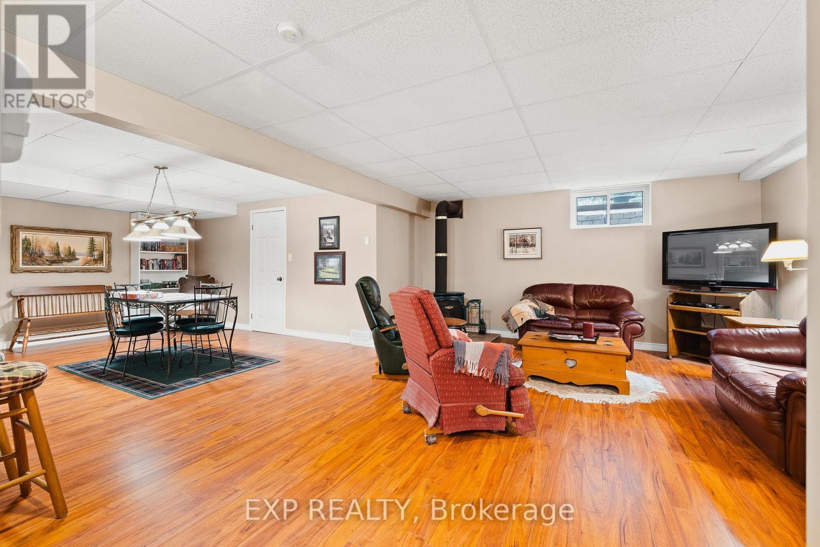 2 - 460 Waterloo Street, Wilmot, ON - Indoor