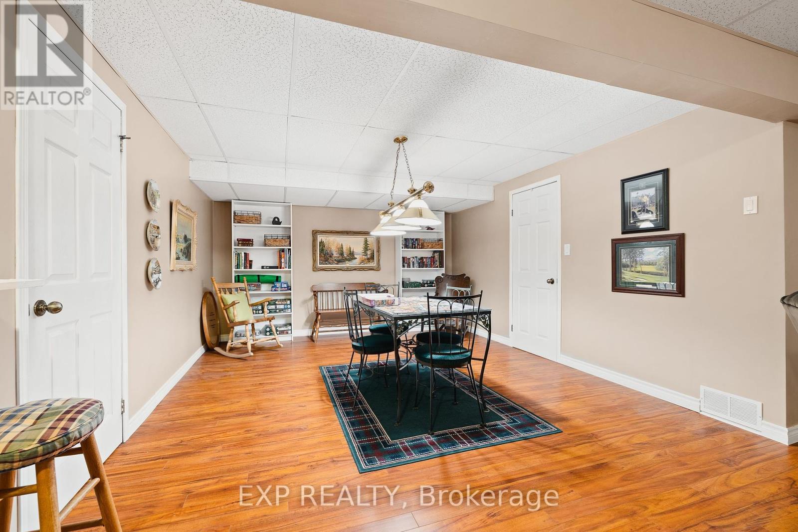 2 - 460 Waterloo Street, Wilmot, ON - Indoor