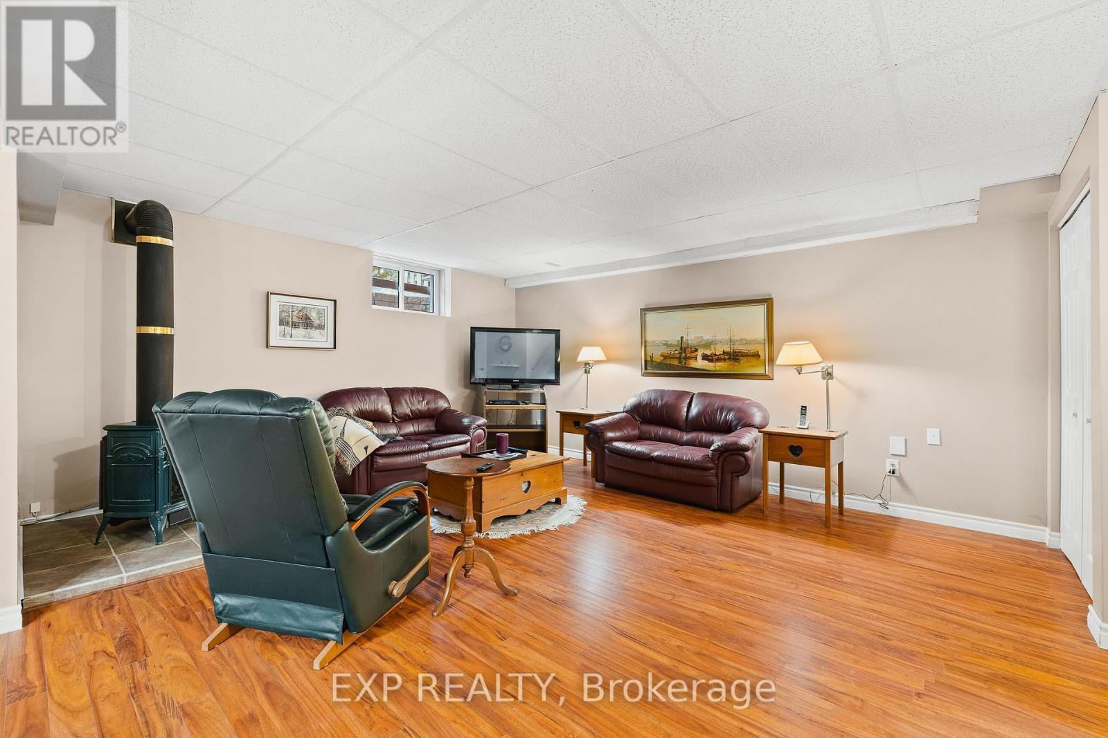 2 - 460 Waterloo Street, Wilmot, ON - Indoor