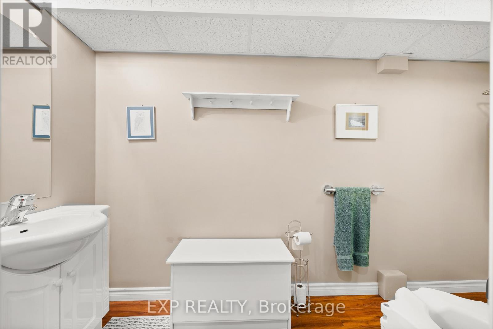2 - 460 Waterloo Street, Wilmot, ON - Indoor Photo Showing Bathroom