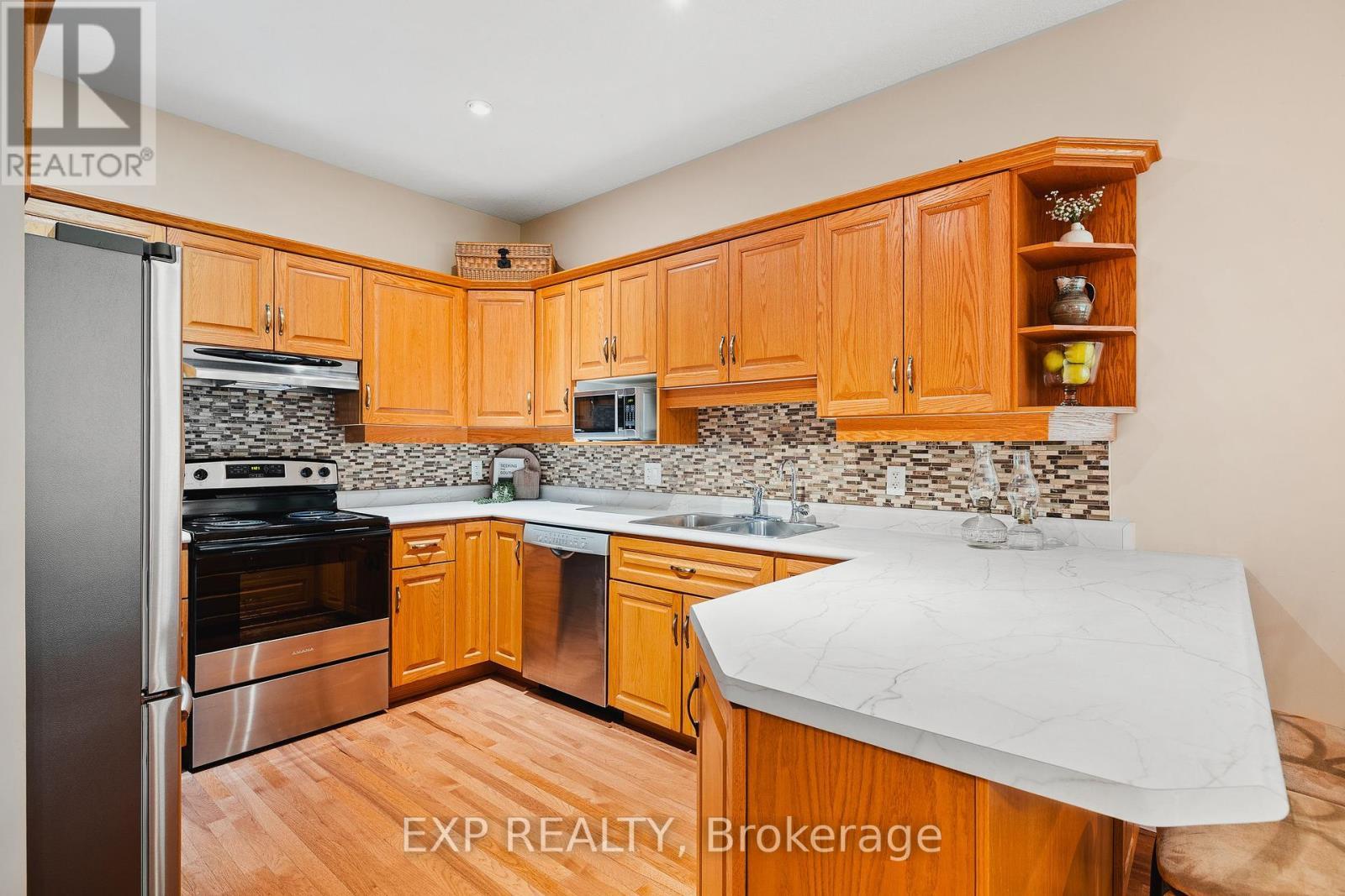 2 - 460 Waterloo Street, Wilmot, ON - Indoor Photo Showing Kitchen With Double Sink
