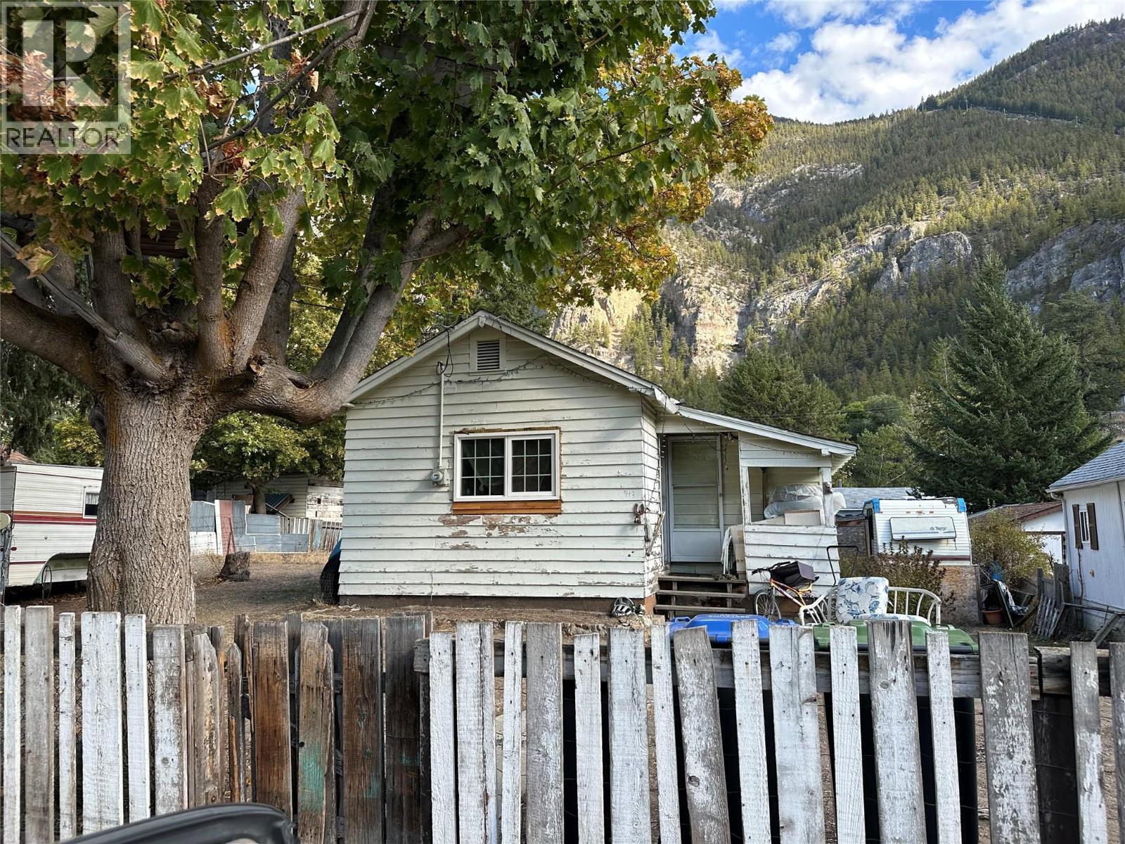959 Cawston Avenue, Hedley, BC - Outdoor