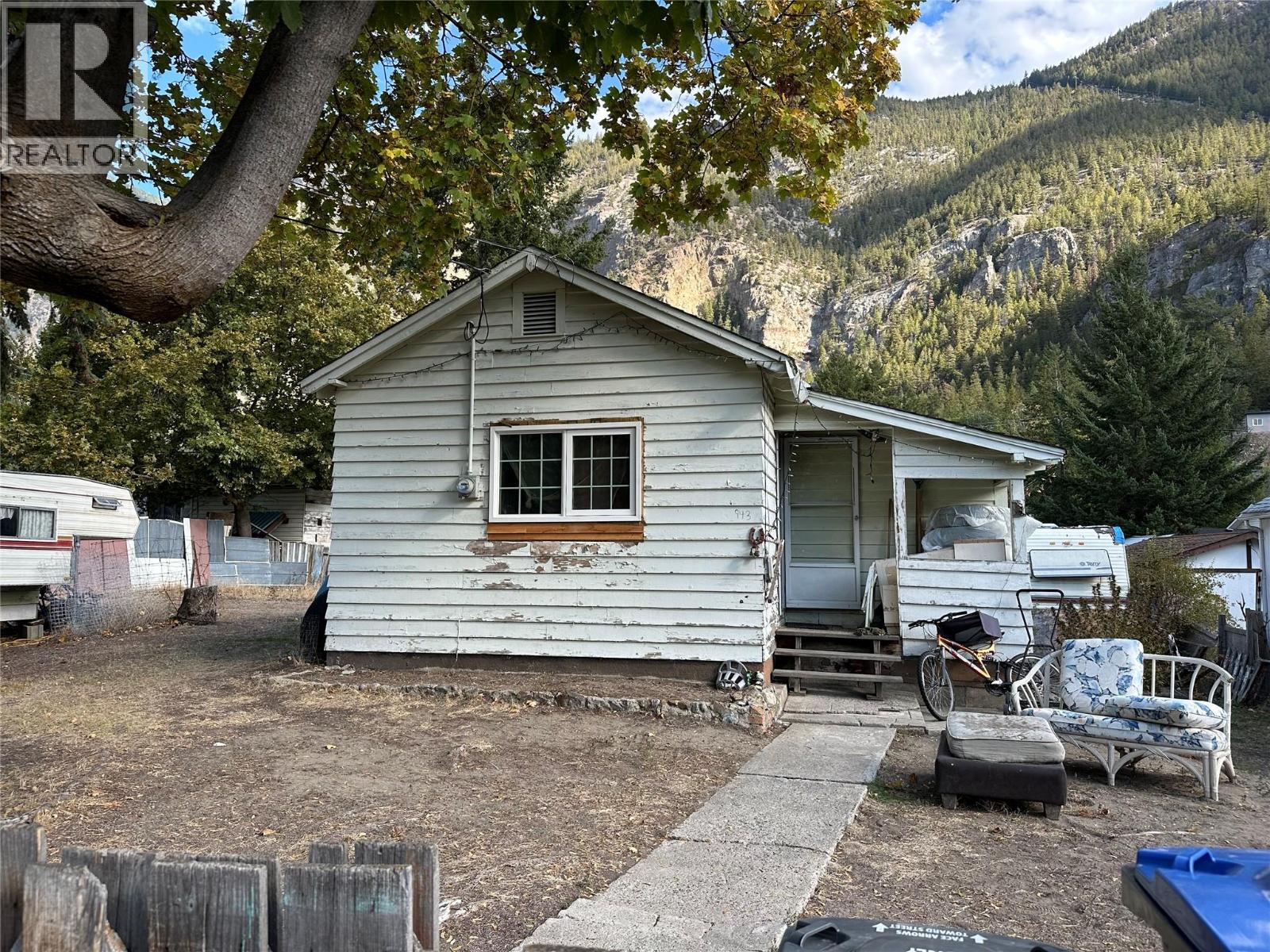 959 Cawston Avenue, Hedley, BC - Outdoor