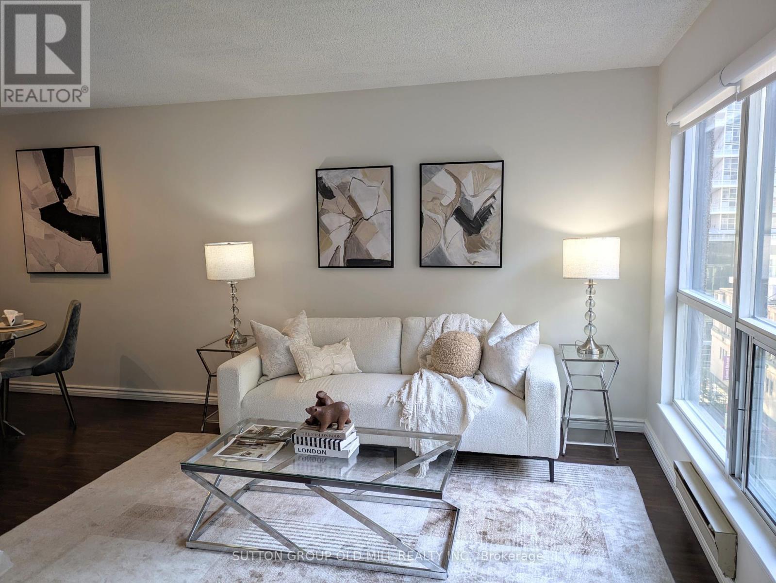 907 - 7 Carlton Street, Toronto, ON - Indoor Photo Showing Living Room