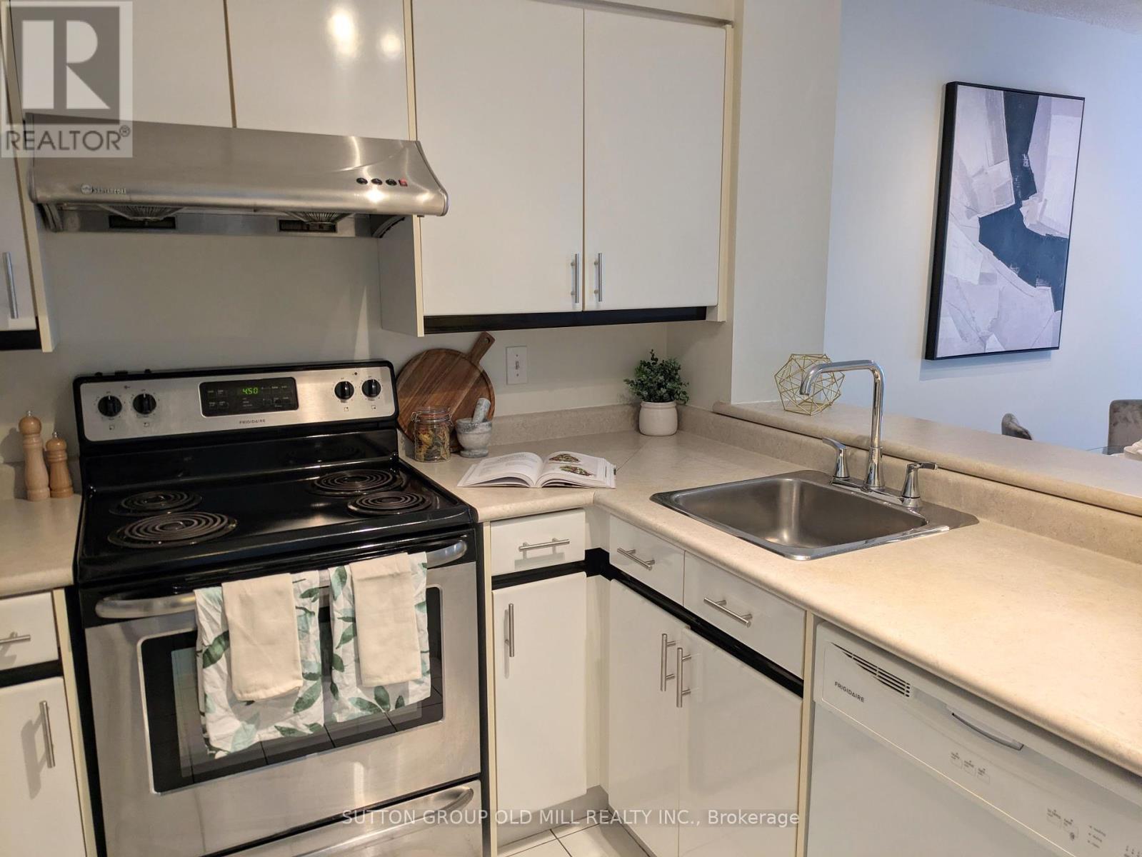 907 - 7 Carlton Street, Toronto, ON - Indoor Photo Showing Kitchen