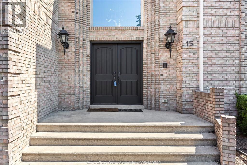 15 Fasan Crescent, Tecumseh, ON - Outdoor