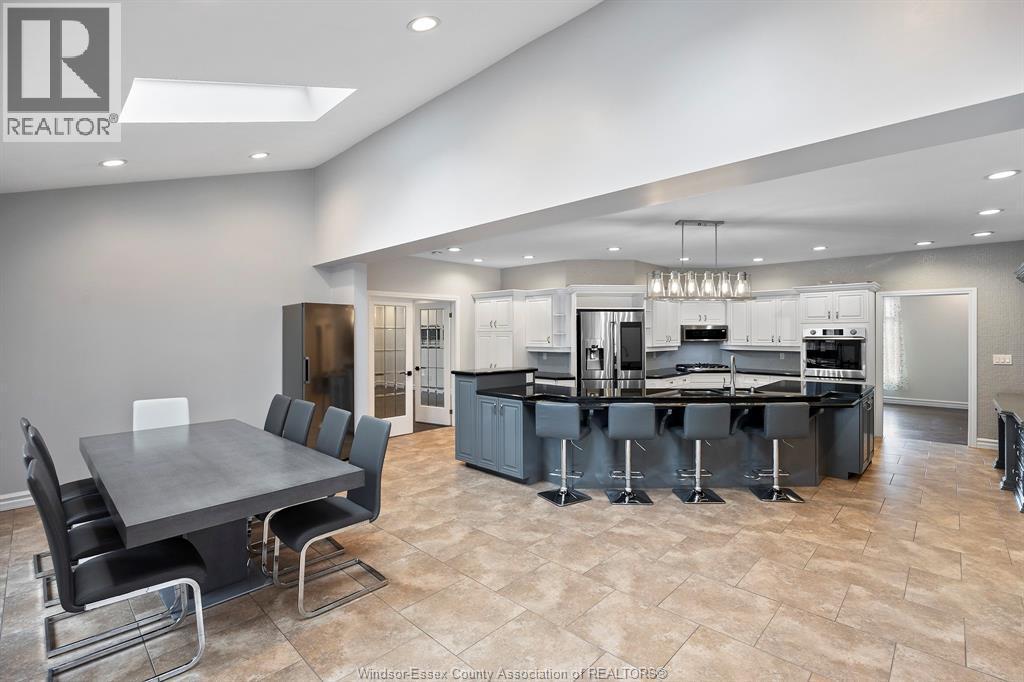 15 Fasan Crescent, Tecumseh, ON - Indoor Photo Showing Dining Room