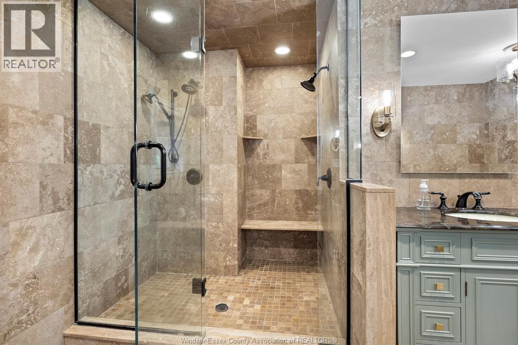 15 Fasan Crescent, Tecumseh, ON - Indoor Photo Showing Bathroom