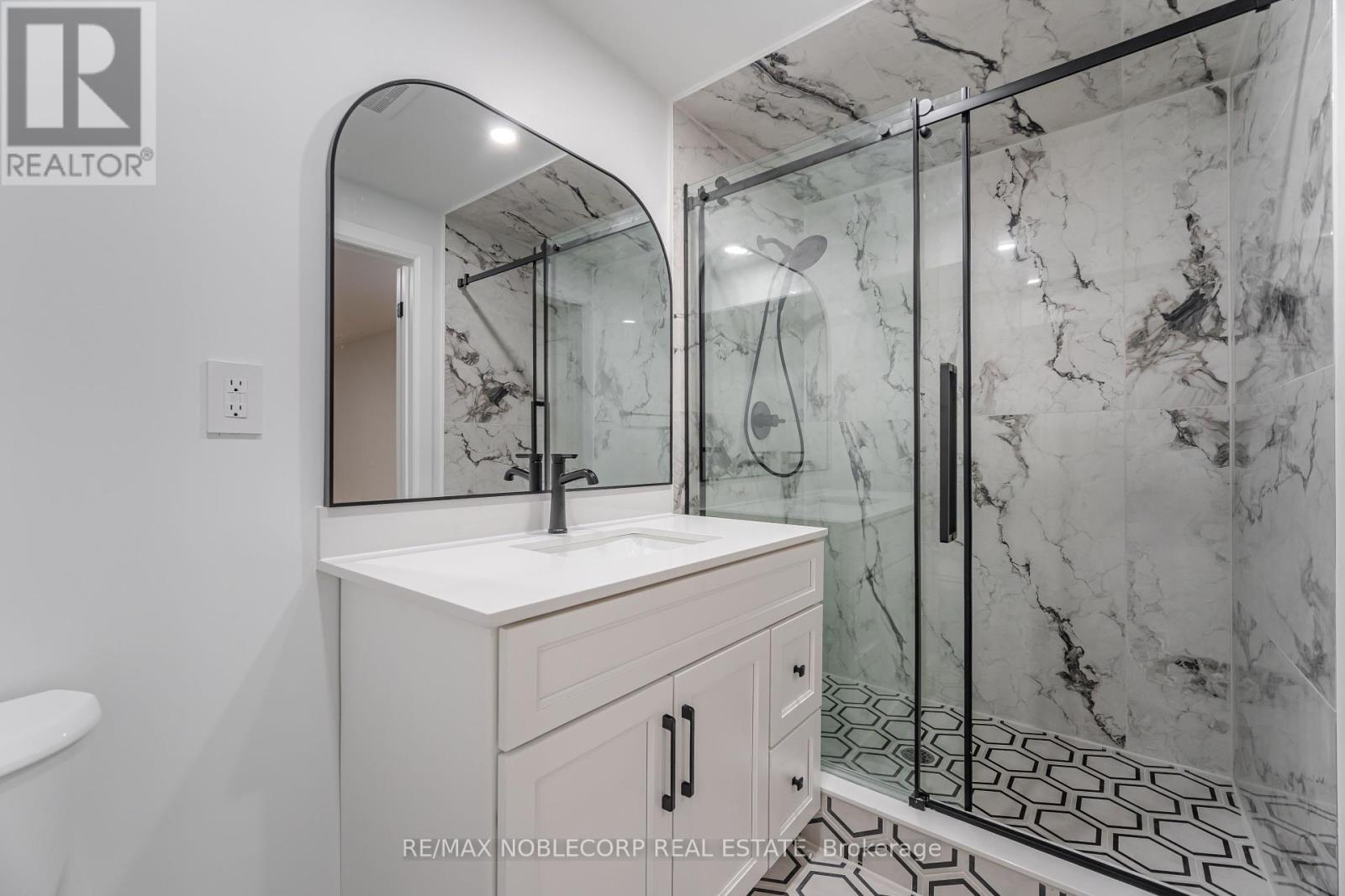 Lower - 131 Dunstan Crescent, Vaughan, ON - Indoor Photo Showing Bathroom