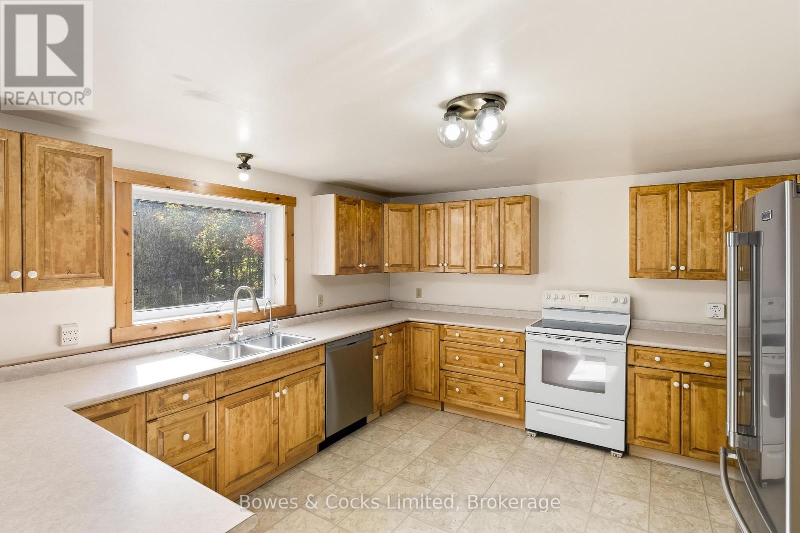 511 Concession Road 12 E, Trent Hills, ON - Indoor Photo Showing Kitchen With Double Sink
