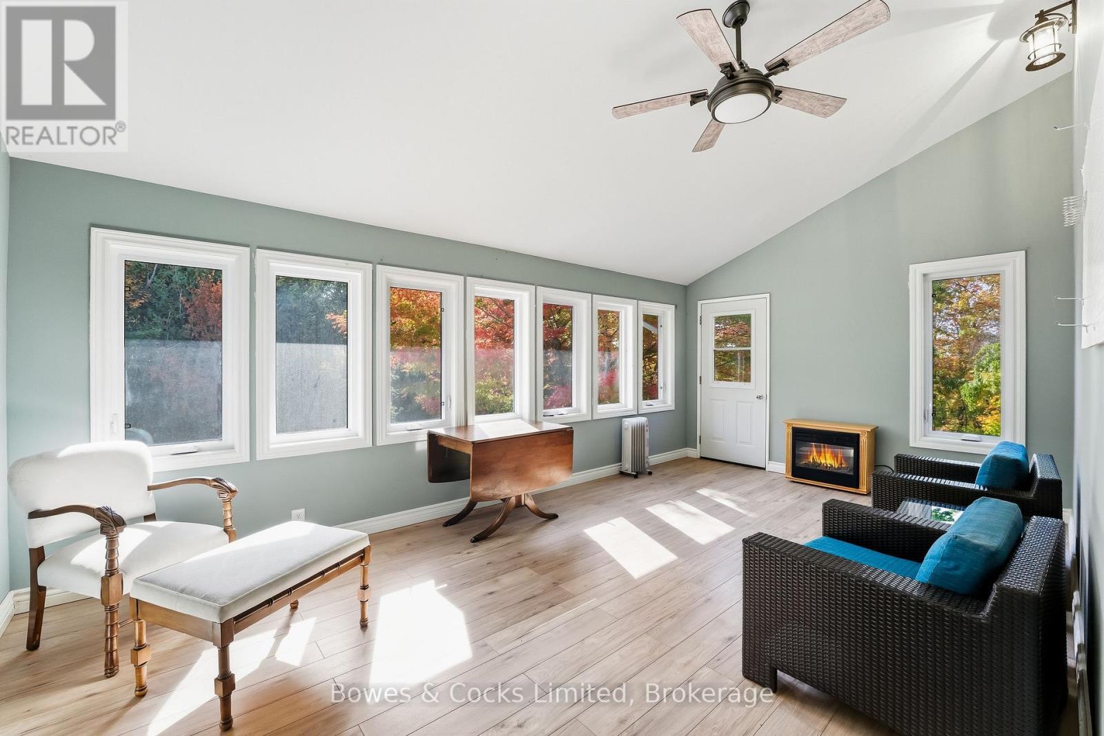 511 Concession Road 12 E, Trent Hills, ON - Indoor Photo Showing Living Room With Fireplace