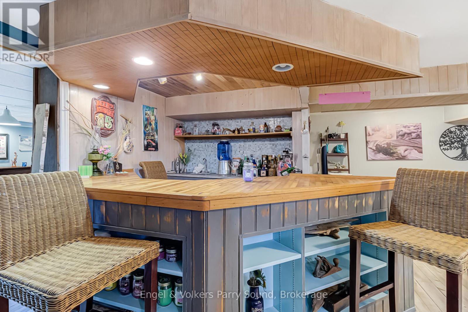 34 Gordon Point Road, Magnetawan, ON - Indoor Photo Showing Other Room