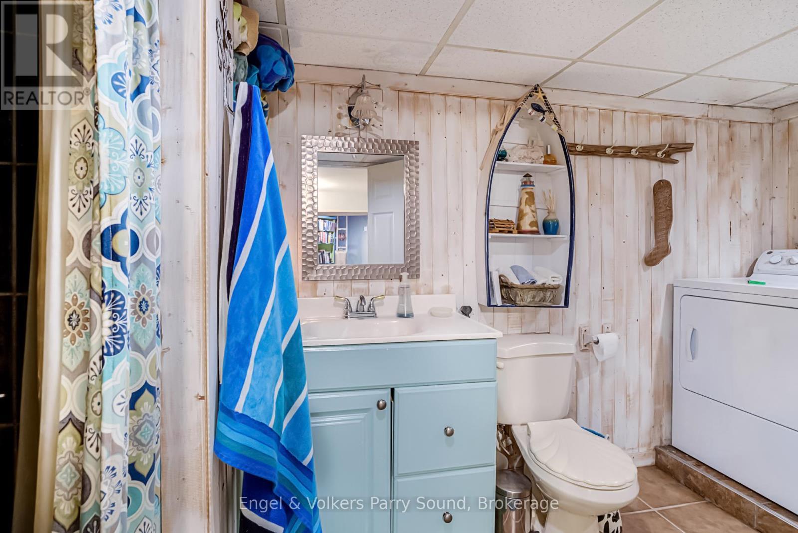34 Gordon Point Road, Magnetawan, ON - Indoor Photo Showing Bathroom