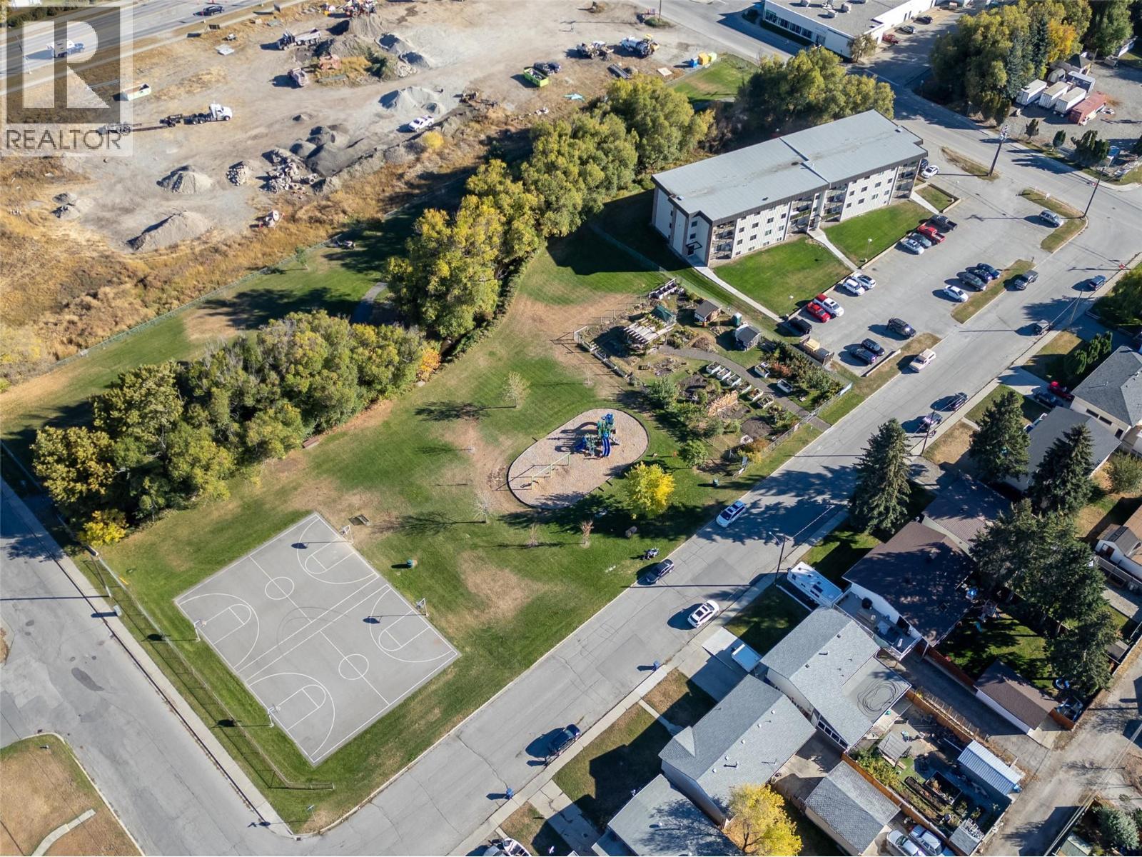 606 18Th Avenue N Unit# 406, Cranbrook, BC - With View