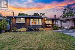 Great curb appeal! -