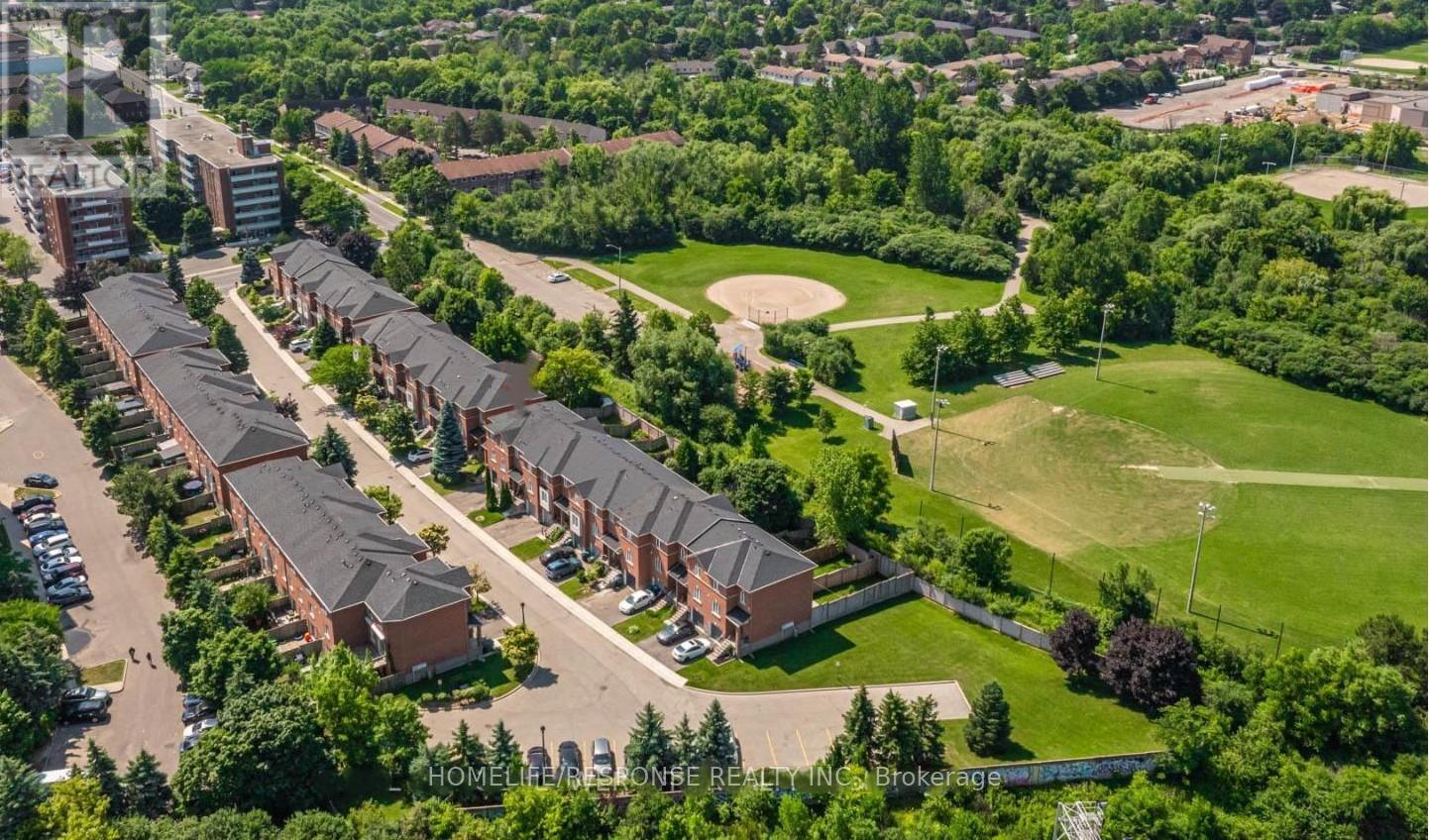 9 - 120 Railroad Street, Brampton, ON - Outdoor With View
