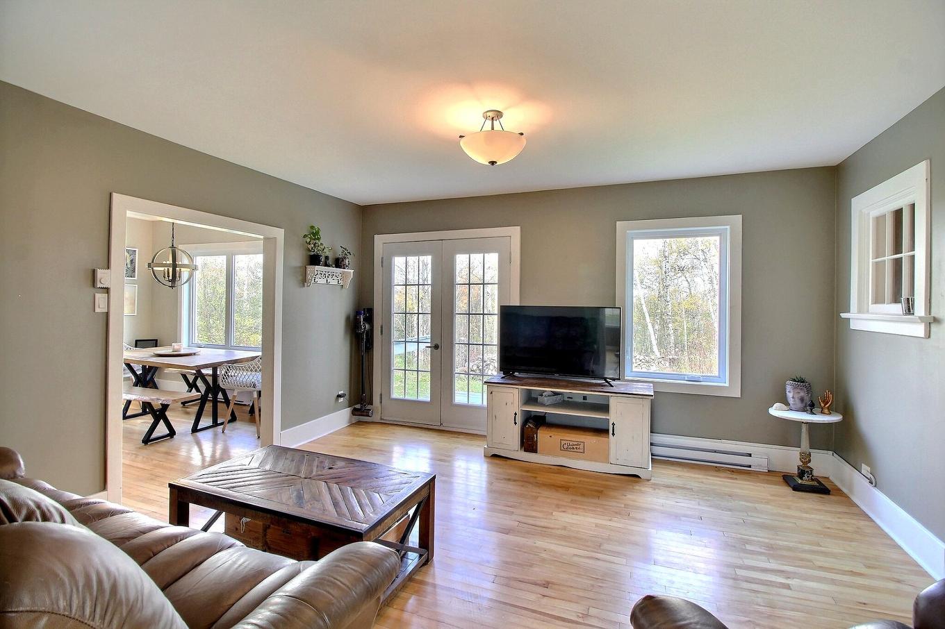 Salon - 504 Rue Beauchemin, Val-D'Or, QC - Indoor Photo Showing Living Room