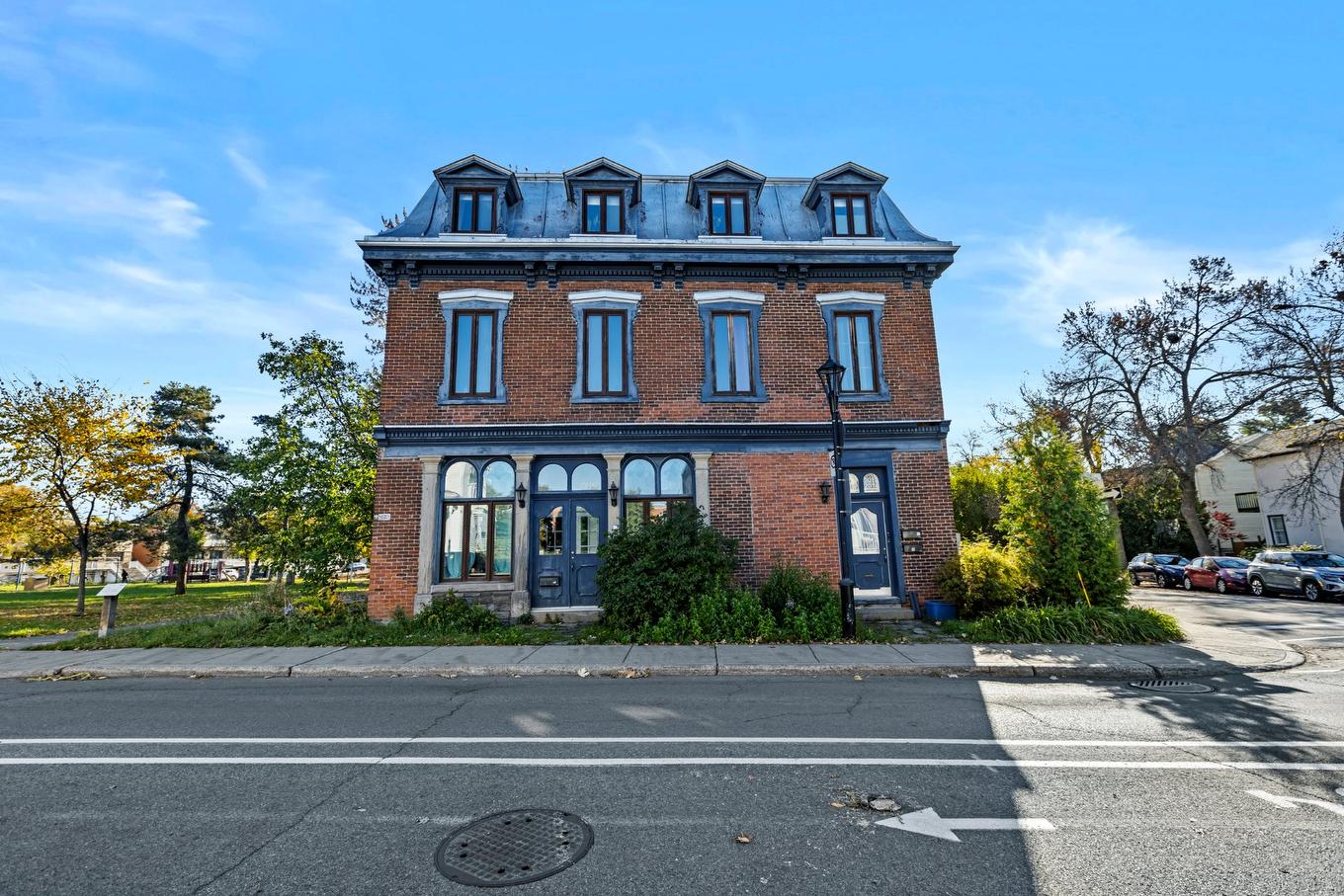 Façade - 2012 Boul. Gouin E., Montréal (Ahuntsic-Cartierville), QC - Outdoor With Facade