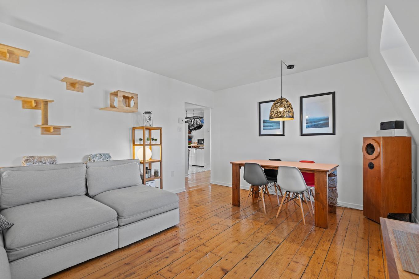 Vue d'ensemble - 2012 Boul. Gouin E., Montréal (Ahuntsic-Cartierville), QC - Indoor Photo Showing Living Room