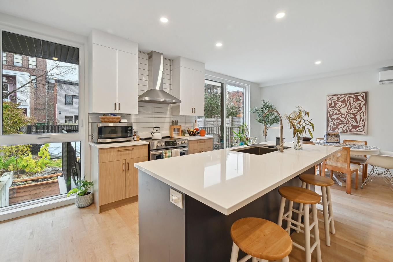 Kitchen - 2434 Rue Knox, Montréal (Le Sud-Ouest), QC - Indoor Photo Showing Kitchen