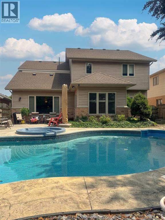 13 Hedge Maple Path, Chatham, ON - Outdoor With In Ground Pool