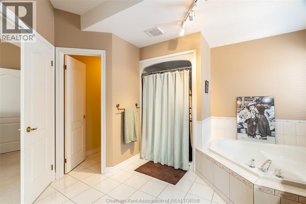 13 Hedge Maple Path, Chatham, ON - Indoor Photo Showing Bathroom