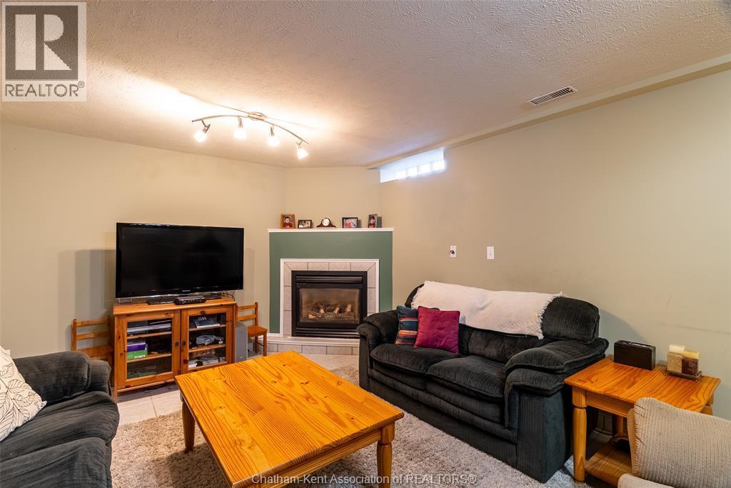 13 Hedge Maple Path, Chatham, ON - Indoor Photo Showing Living Room With Fireplace