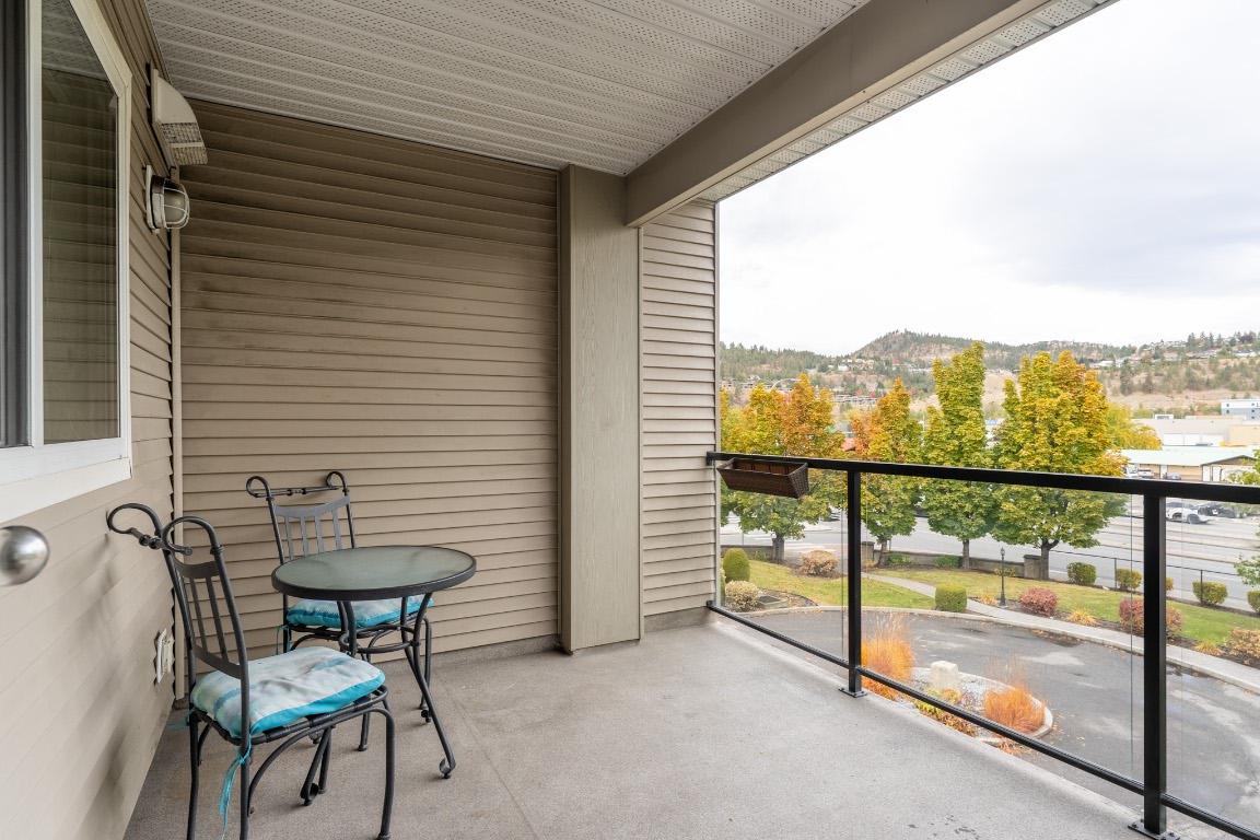 306-135 Ziprick Road, Kelowna, BC - Outdoor With Exterior