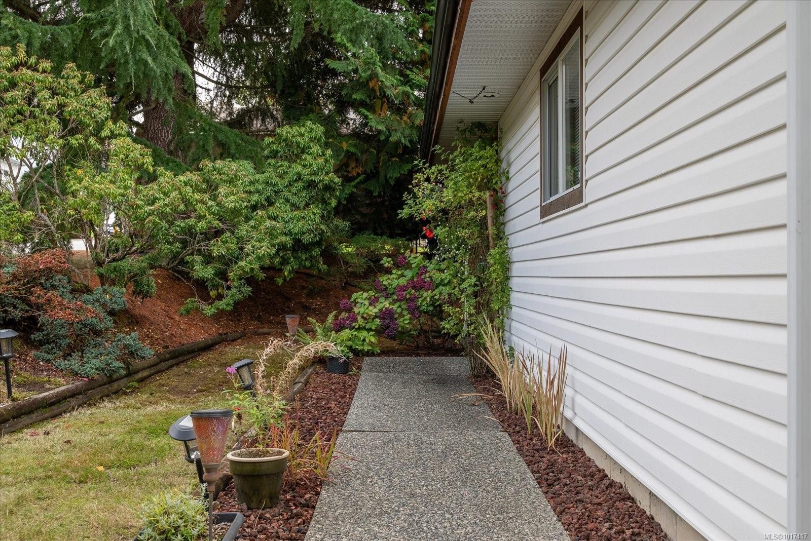 5853 Tweedsmuir Cres, Nanaimo, BC