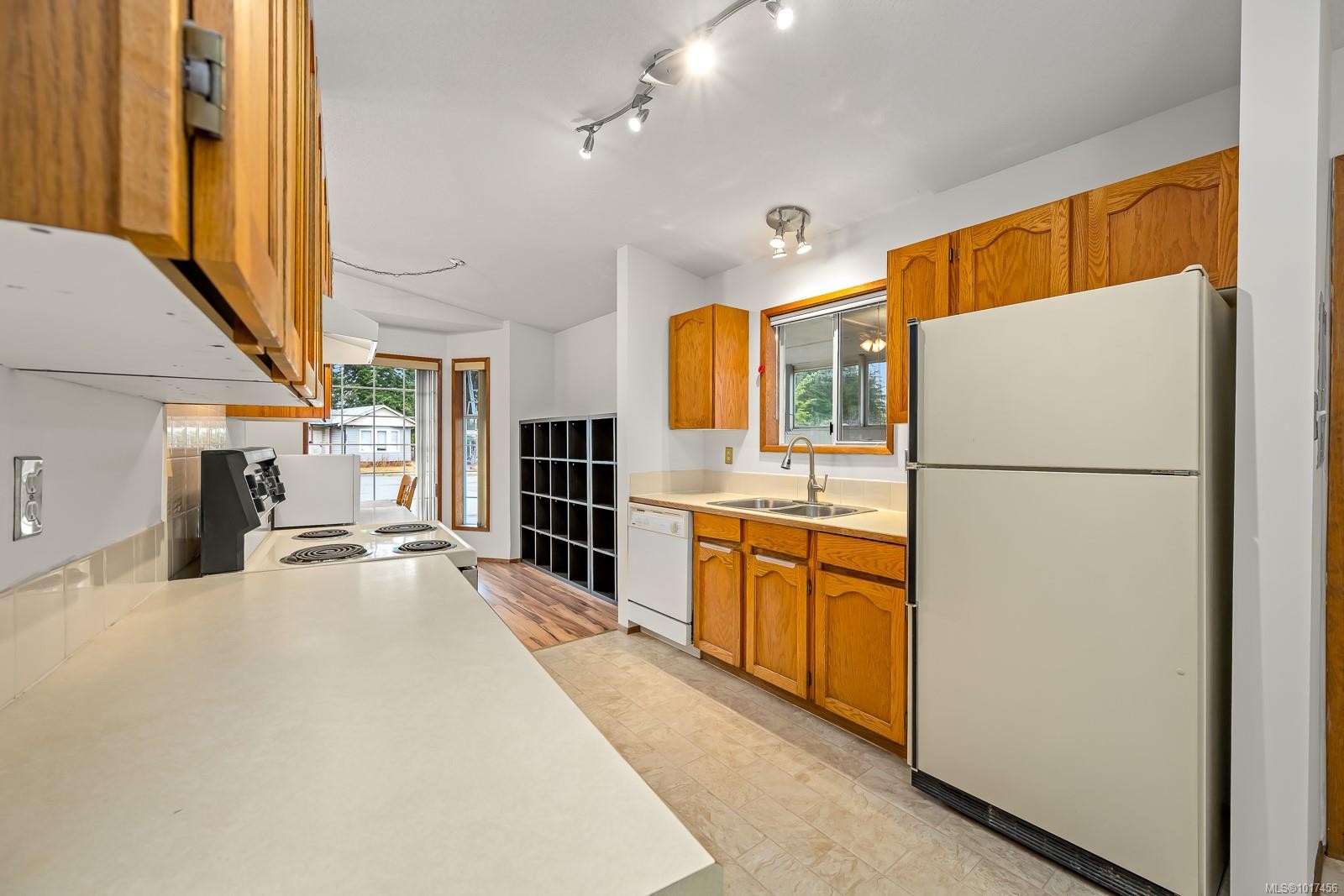 2105 Pemberton Pl, Comox, BC