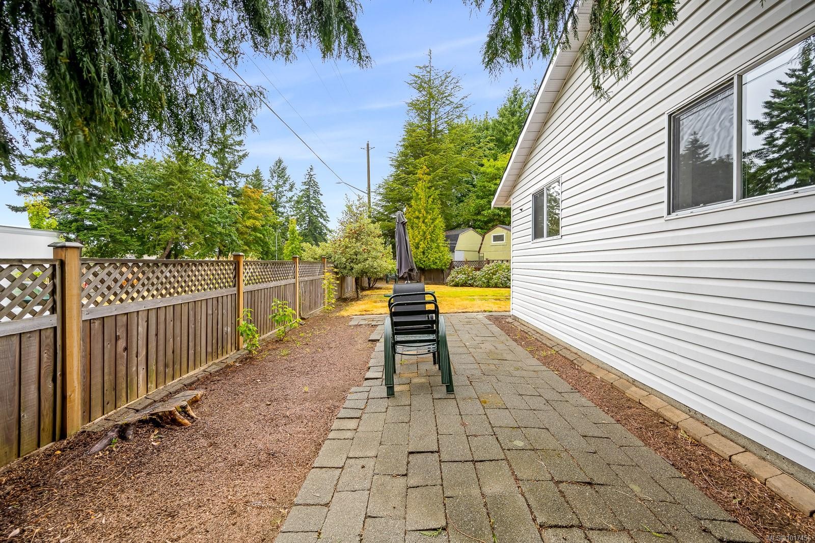 2105 Pemberton Pl, Comox, BC