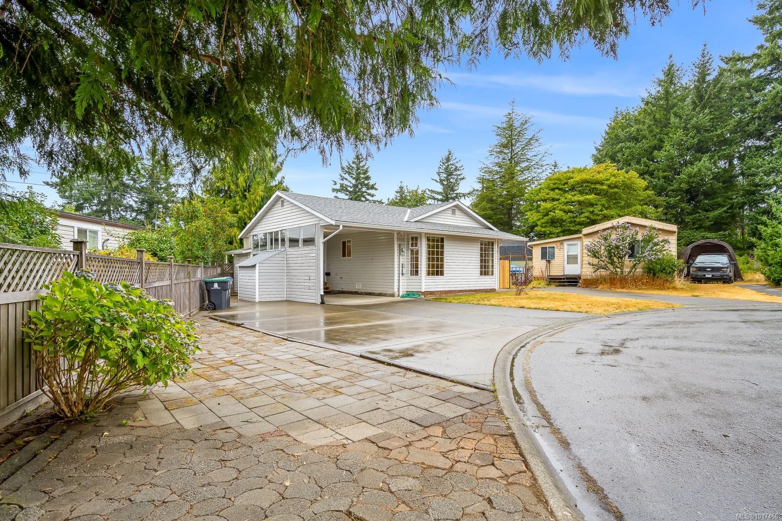 2105 Pemberton Pl, Comox, BC