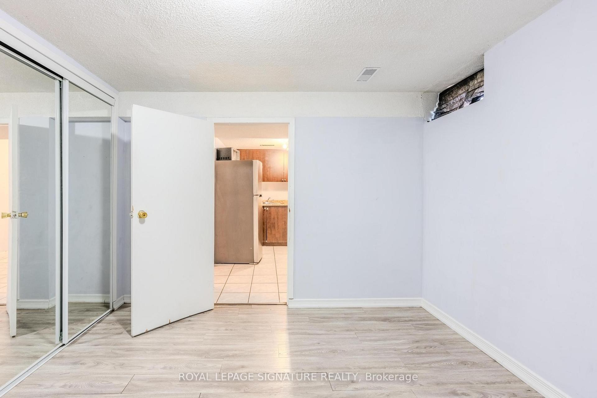 Bsmt-320 Royal Salisbury Way, Brampton, ON