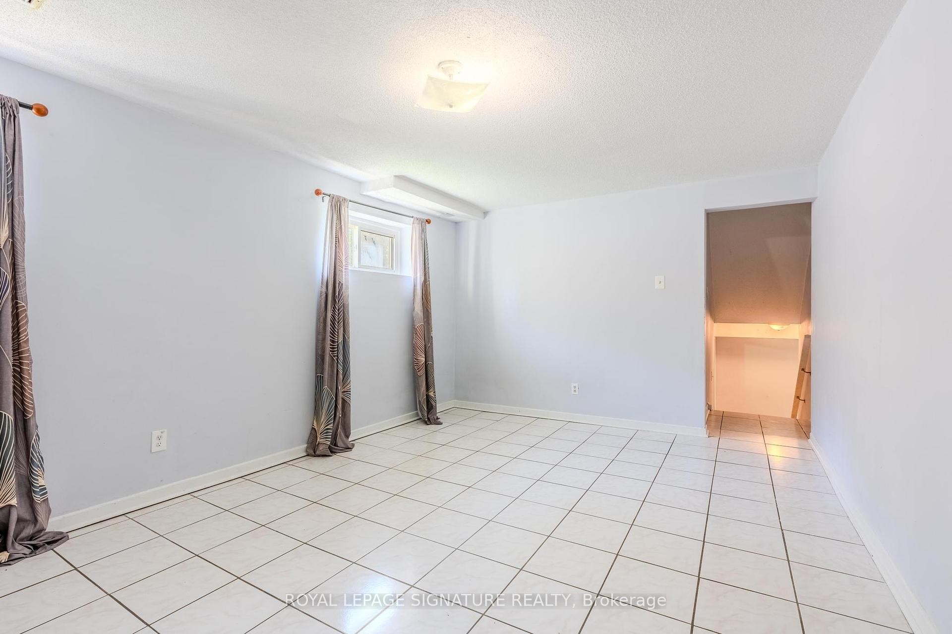 Bsmt-320 Royal Salisbury Way, Brampton, ON