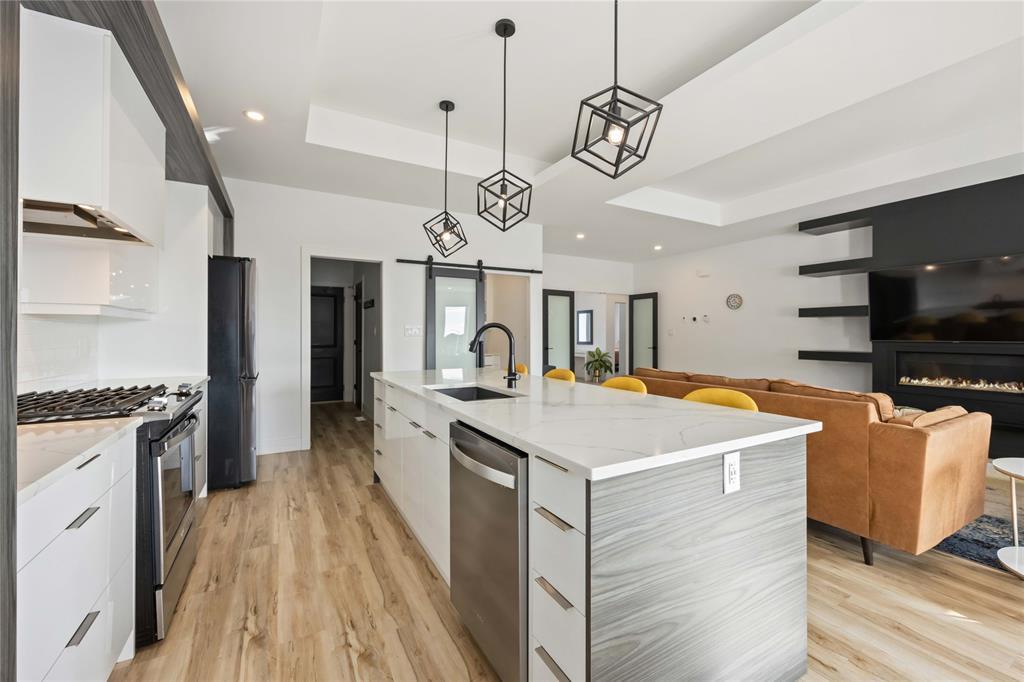 6730 Griffin Drive, Plympton-Wyoming, ON