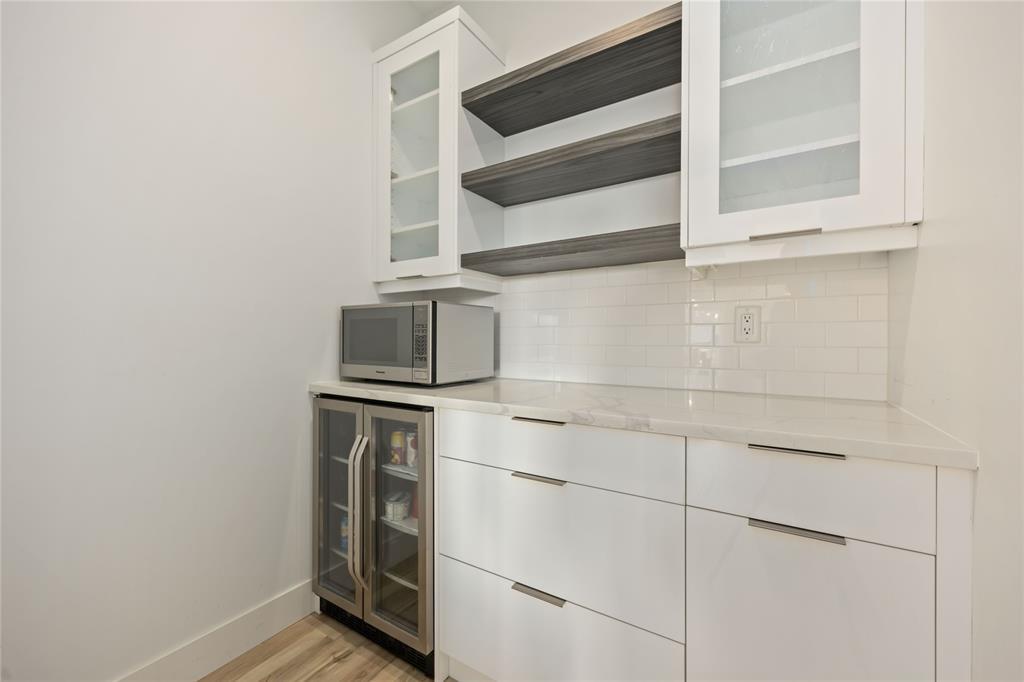 6730 Griffin Drive, Plympton-Wyoming, ON