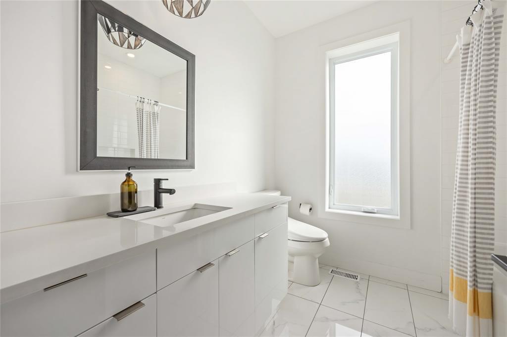 6730 Griffin Drive, Plympton-Wyoming, ON