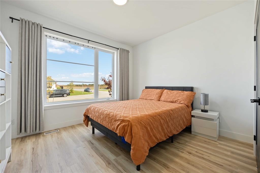 6730 Griffin Drive, Plympton-Wyoming, ON