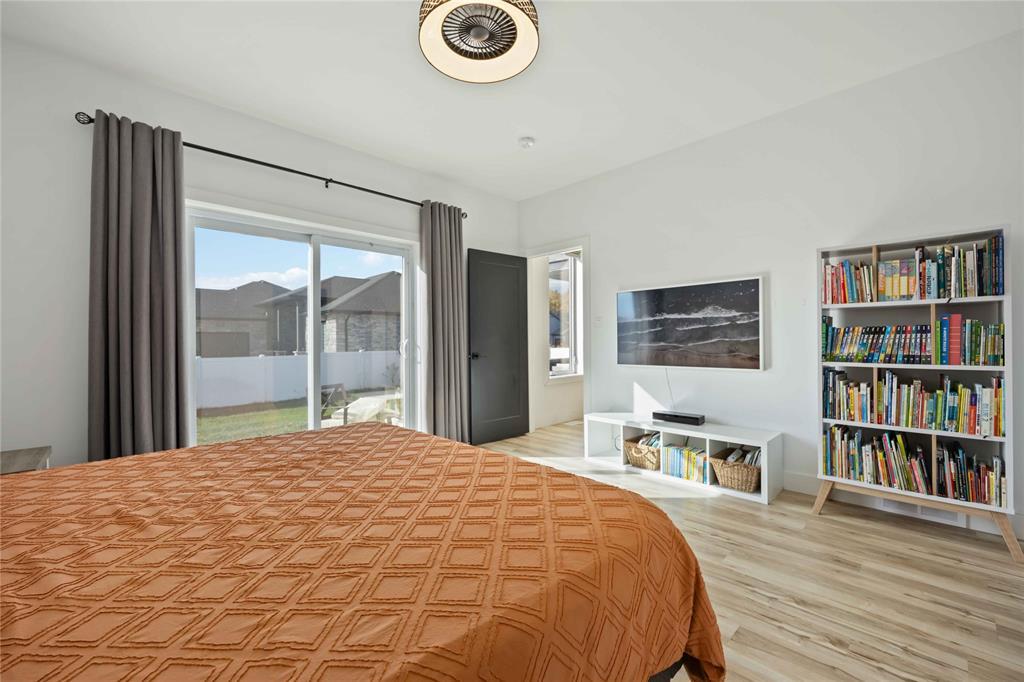 6730 Griffin Drive, Plympton-Wyoming, ON