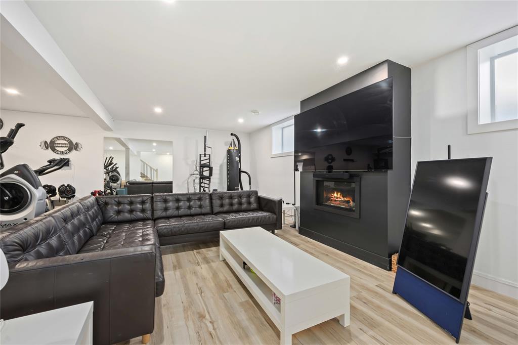 6730 Griffin Drive, Plympton-Wyoming, ON