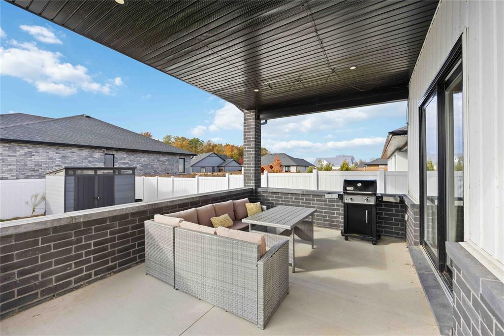 6730 Griffin Drive, Plympton-Wyoming, ON