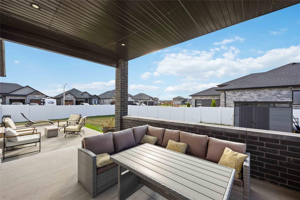 6730 Griffin Drive, Plympton-Wyoming, ON