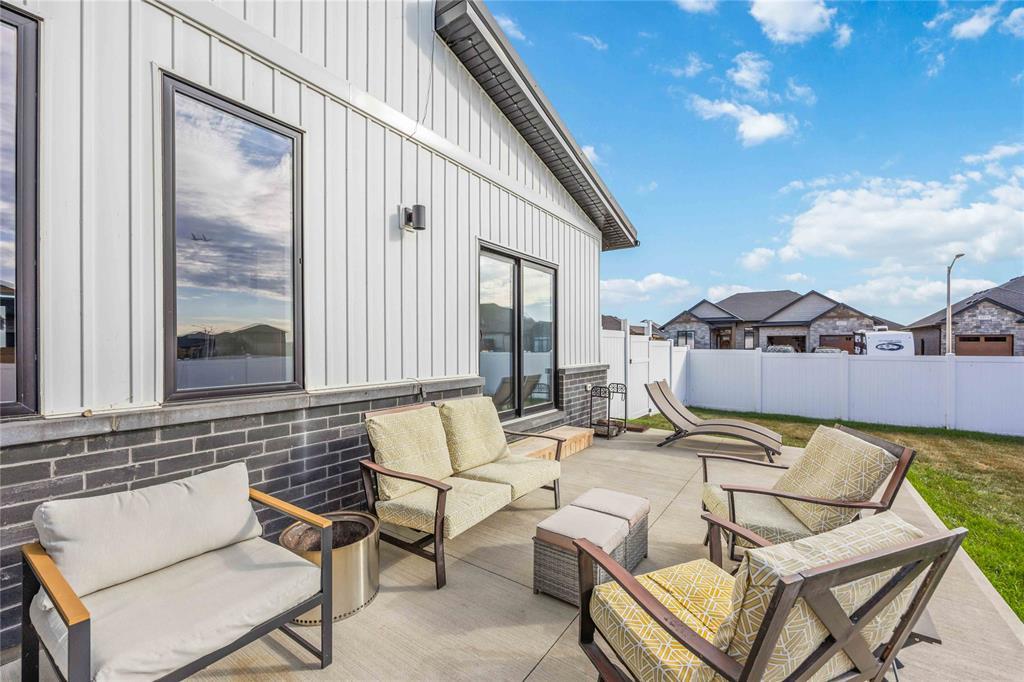 6730 Griffin Drive, Plympton-Wyoming, ON