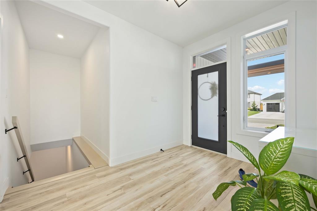 6730 Griffin Drive, Plympton-Wyoming, ON