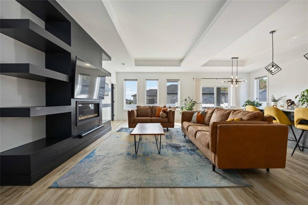 6730 Griffin Drive, Plympton-Wyoming, ON