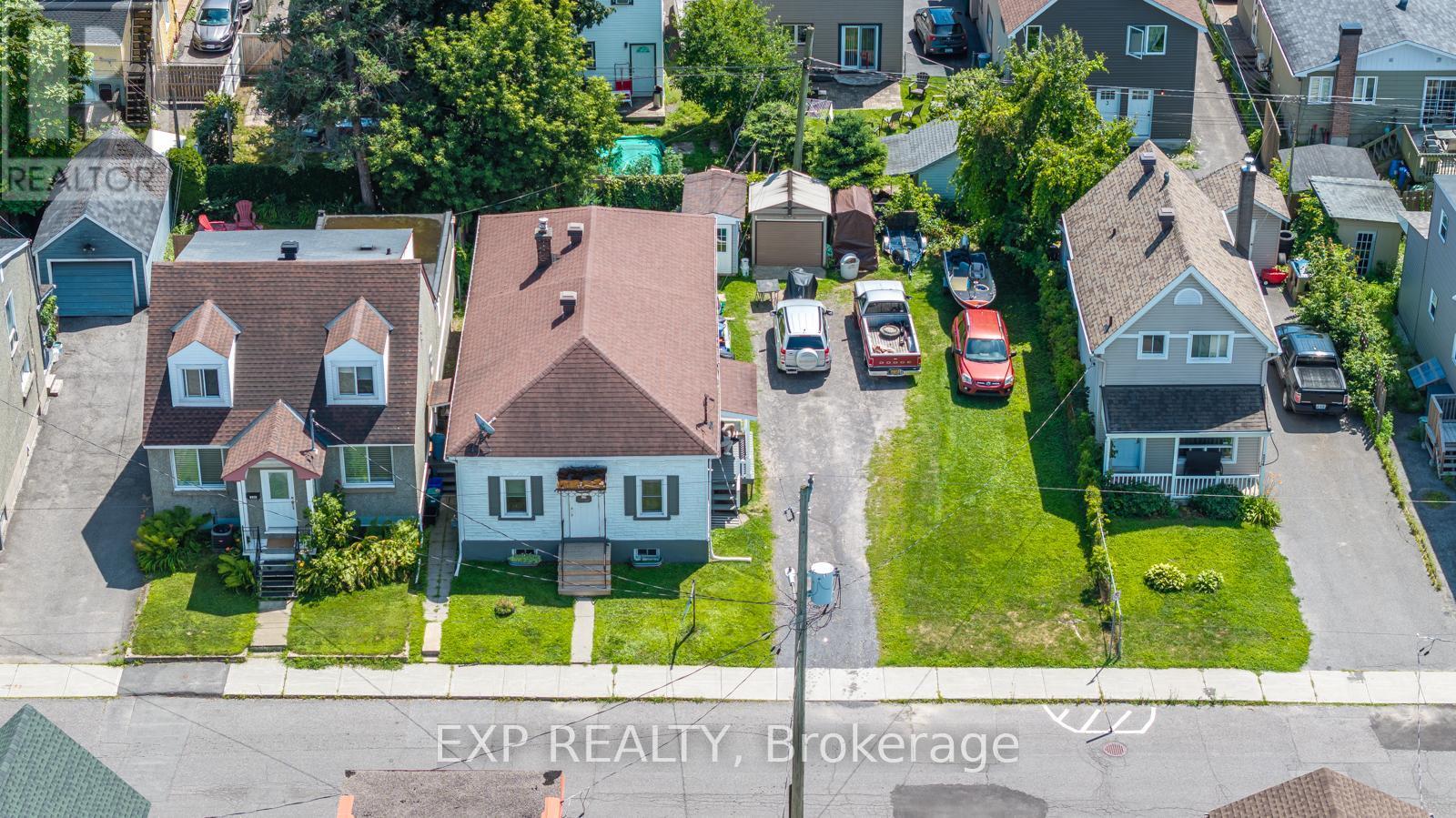 228 Carillon Street, Ottawa, ON