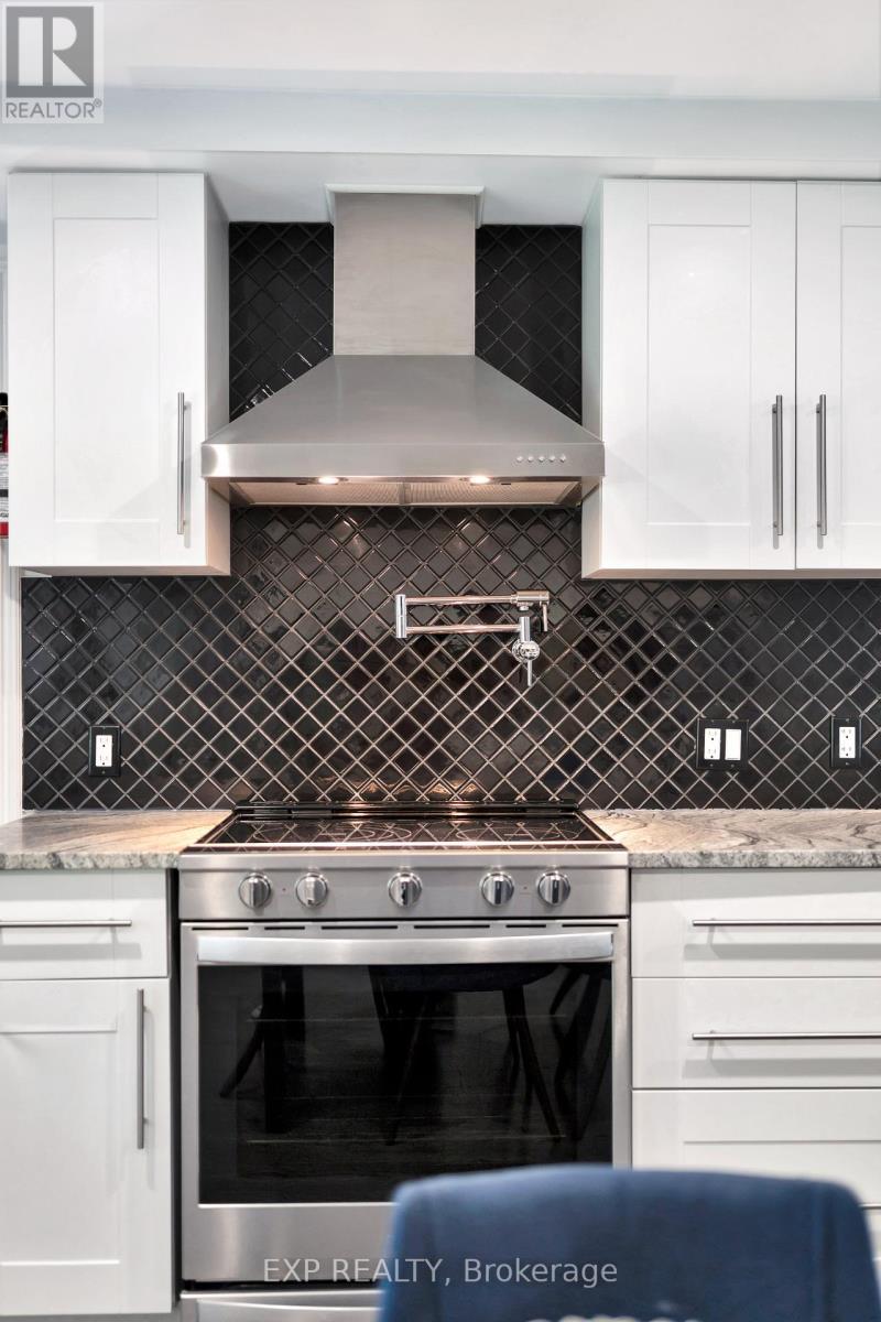 27 Lost Channel Court, Tweed (Hungerford (Twp)), ON - Indoor Photo Showing Kitchen With Upgraded Kitchen