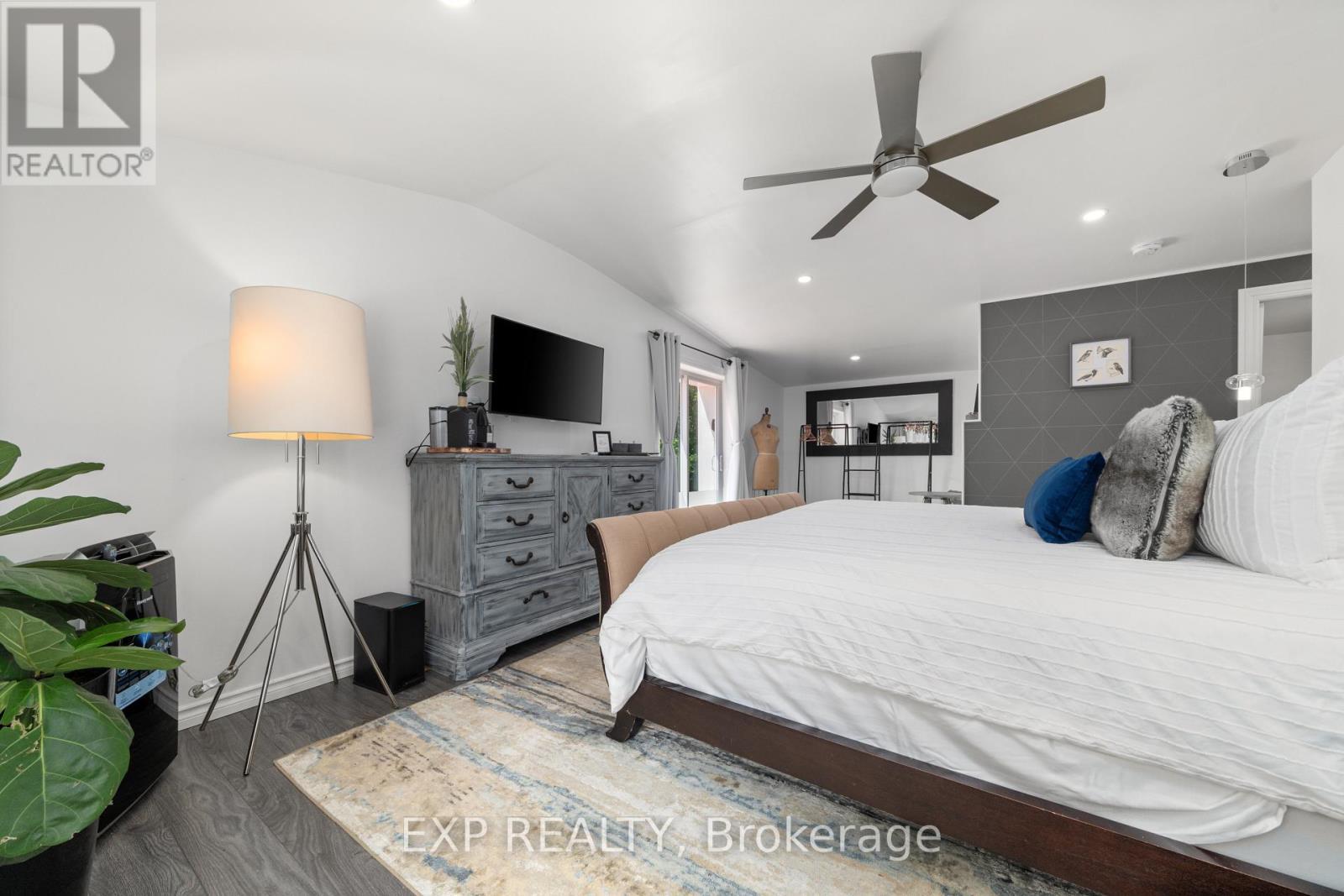 27 Lost Channel Court, Tweed (Hungerford (Twp)), ON - Indoor Photo Showing Bedroom