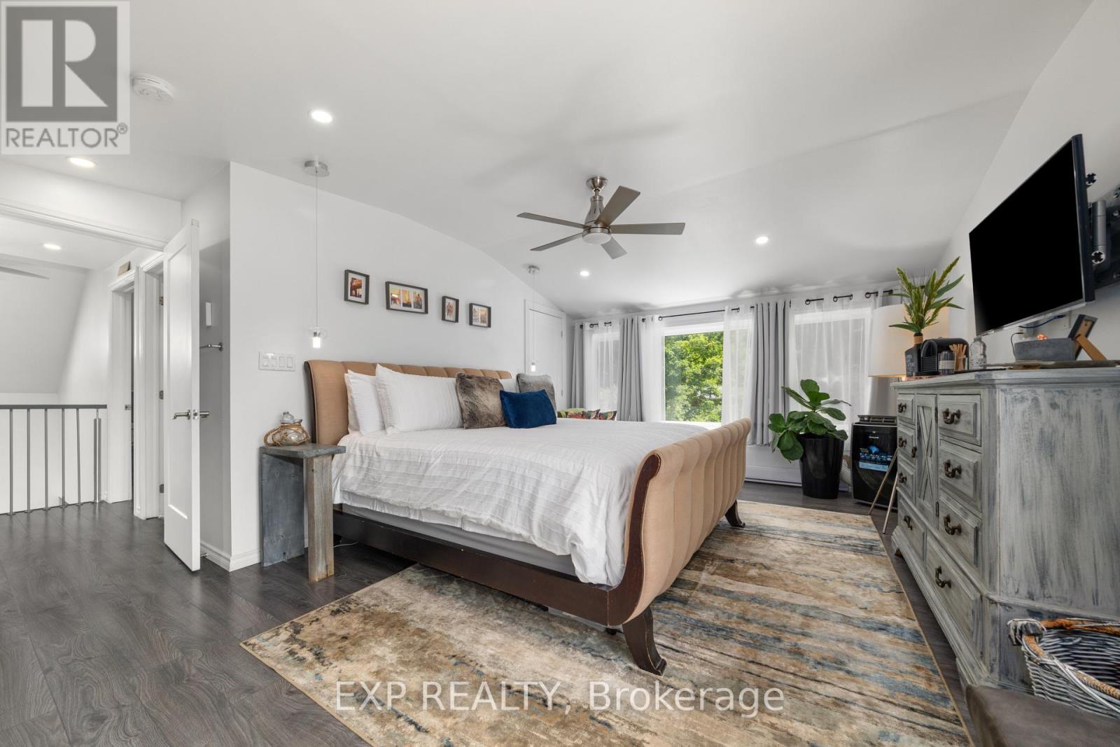 27 Lost Channel Court, Tweed (Hungerford (Twp)), ON - Indoor Photo Showing Bedroom