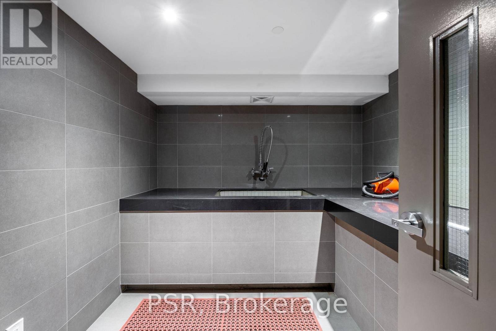 1311 - 11 Ordnance Street, Toronto, ON - Indoor